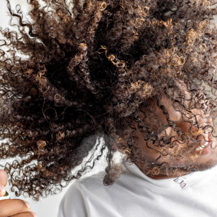 Men’s Curly Hair Tips: The Ultimate Guide to Washing &amp; Styling