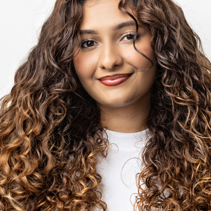 How to Refresh Curls in Winter: Defy the Dreaded Frizz!